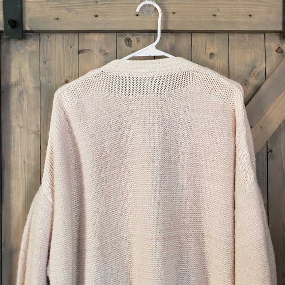 SOLD! Free People Oversized Cardigan size Medium - Picture 10 of 13